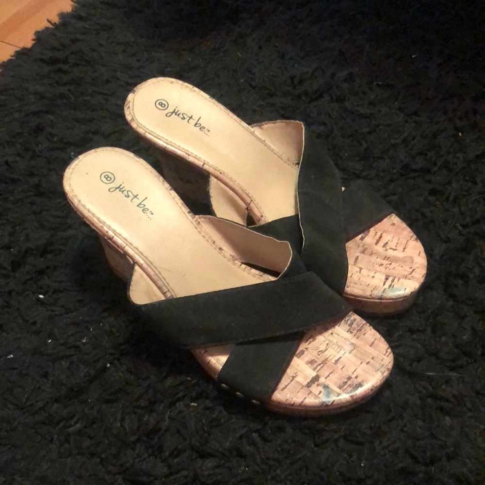 Nice summer sandal heels with comfy black straps